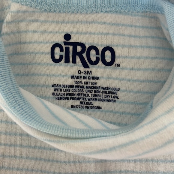 3 one piece onesies 0-3 months Circo & carters - Picture 7 of 7